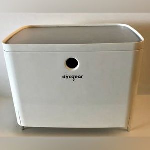 STUDIO 100 by DISCGEAR WHITE
STORAGE FOR 100 CD' DVD'S BLU RAYS